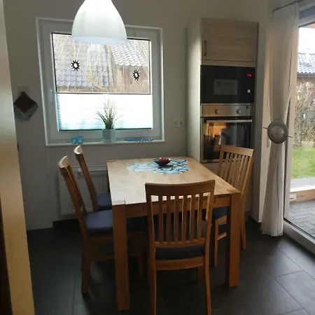 N3 Charmantes Eingezaeuntes Mit Garten * Butjadingen